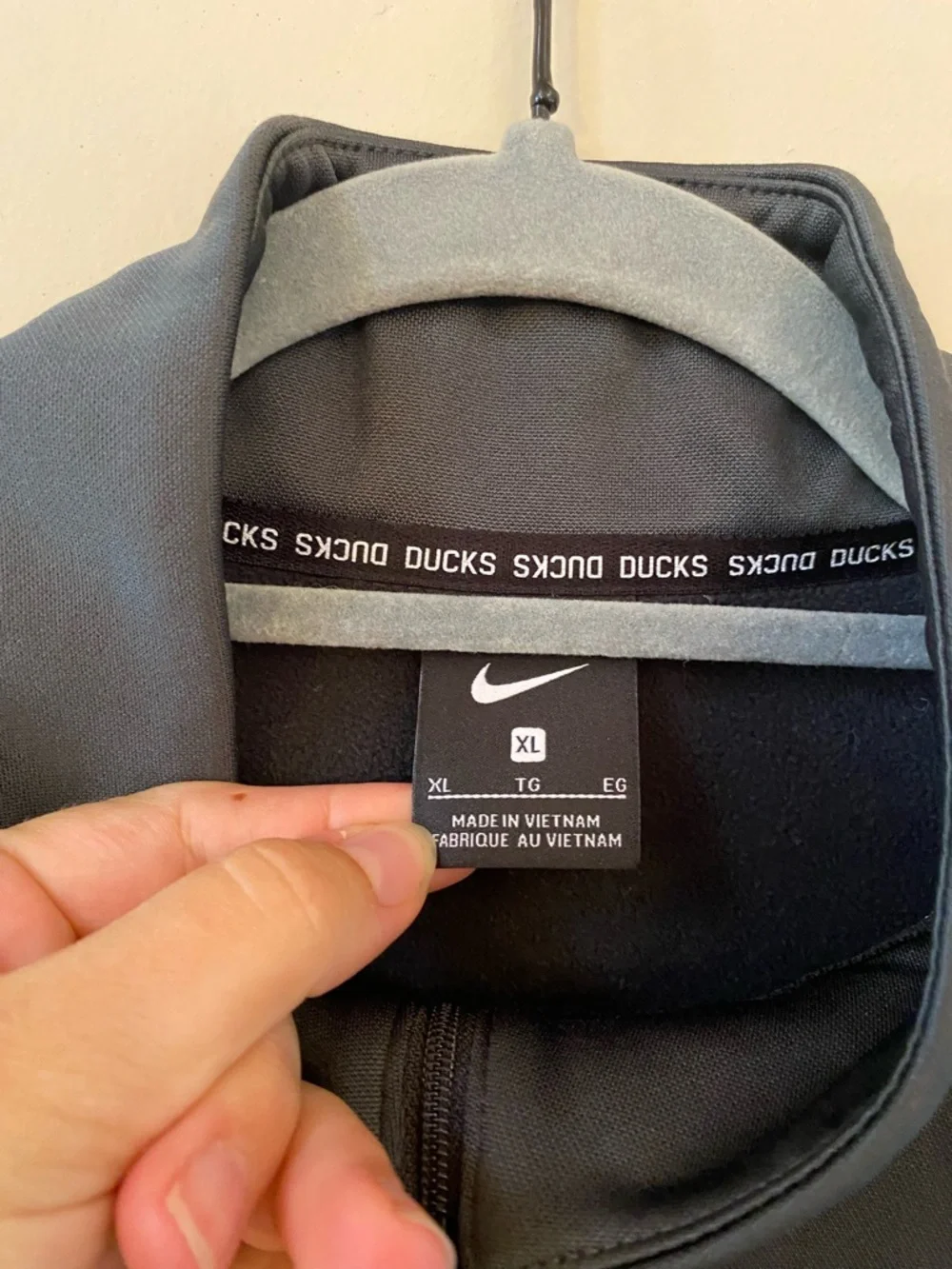 Nike Oregon Ducks Therma-FIT Quarter Zip Pullover Jacket Mens XL Charcoal Gray